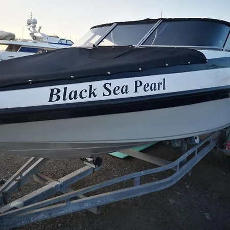 Black Sea Pearl بيت ضيافة