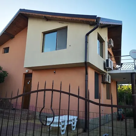 Black Sea Pearl Guest house *